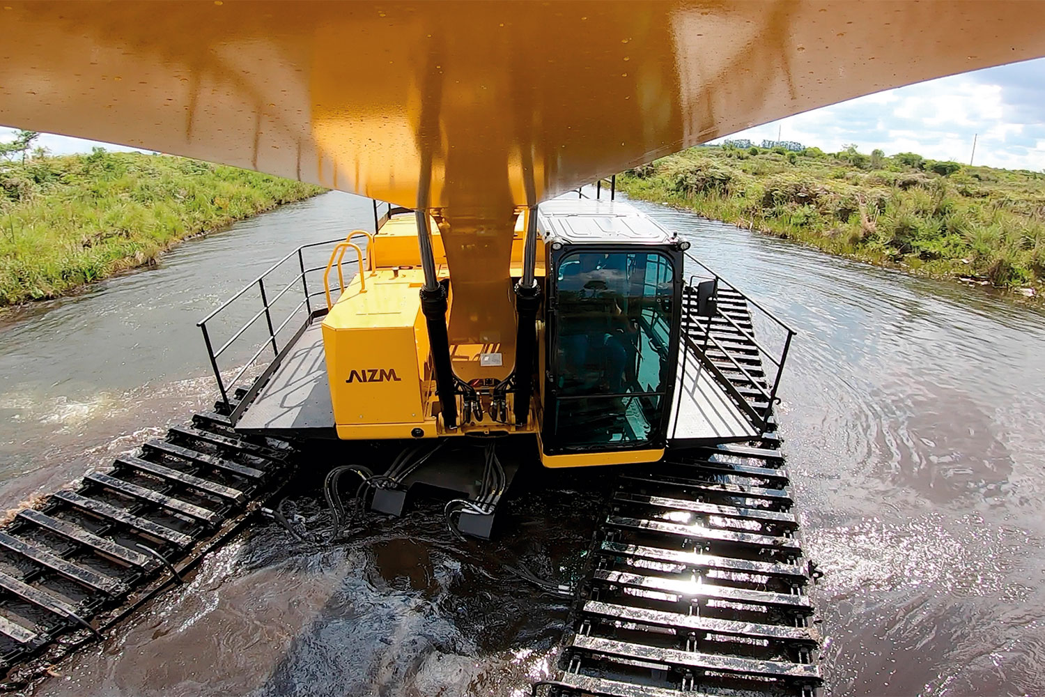 Escavadeira anfíbia remotamente controlado AIZM MACHINES