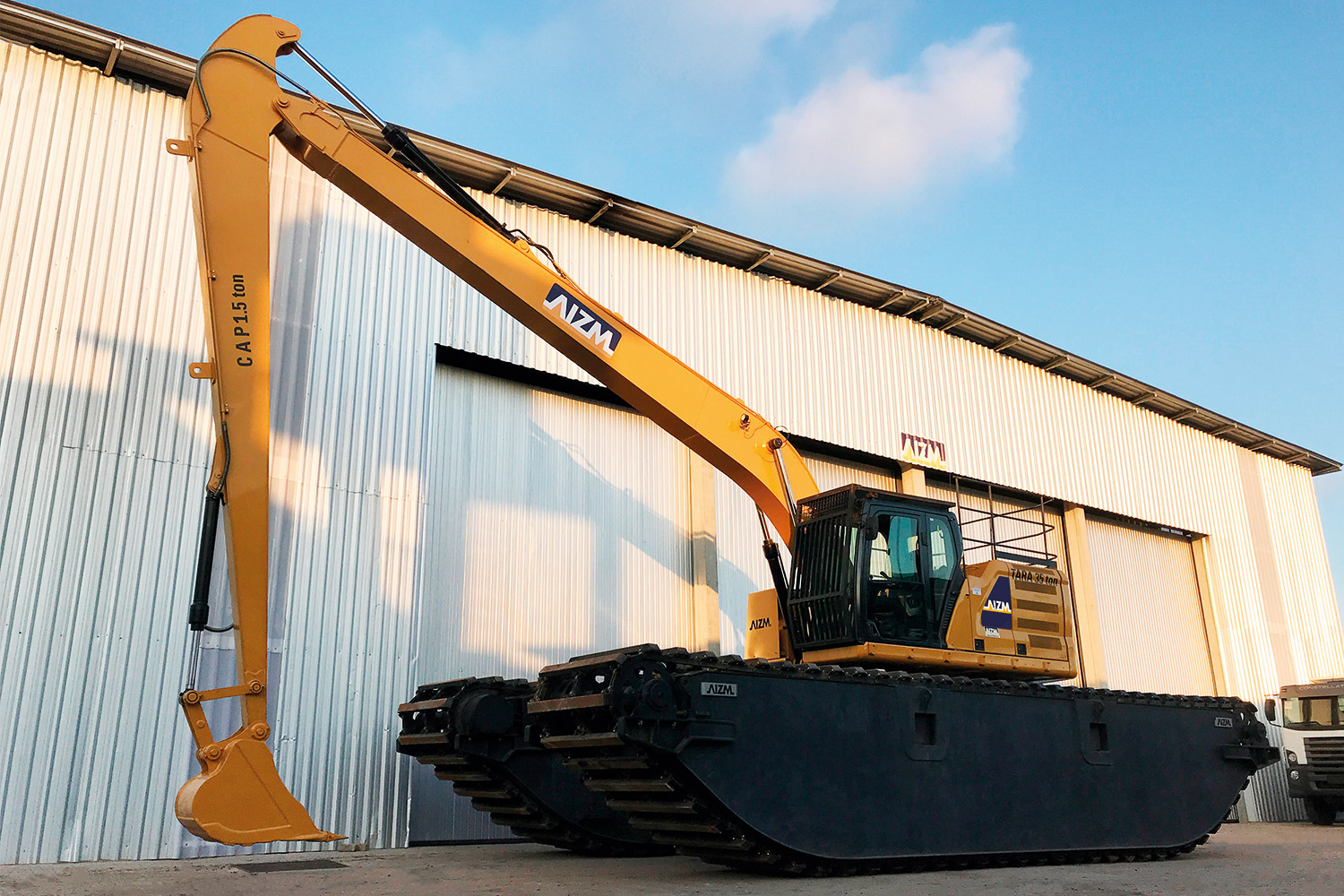 Escavadeira Anfibia long reach remotamente controlado AIZM MACHINES