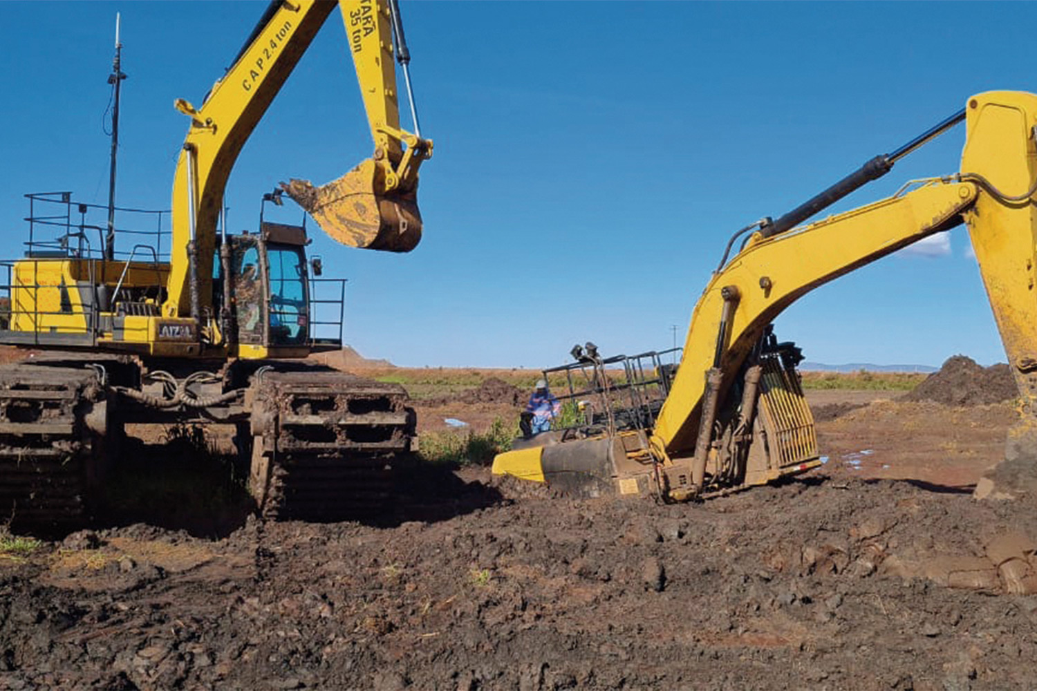 Escavadeira Anfibia remotamente controlado AIZM MACHINES