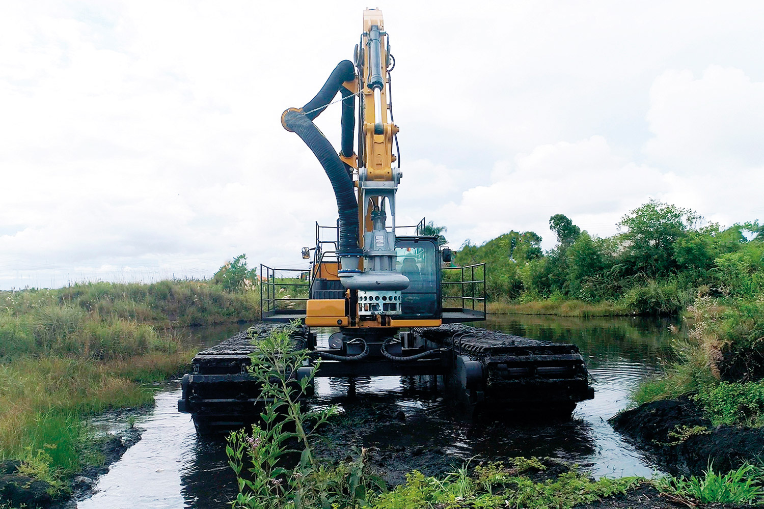 Draga anfíbia remotamente controlado AIZM MACHINES