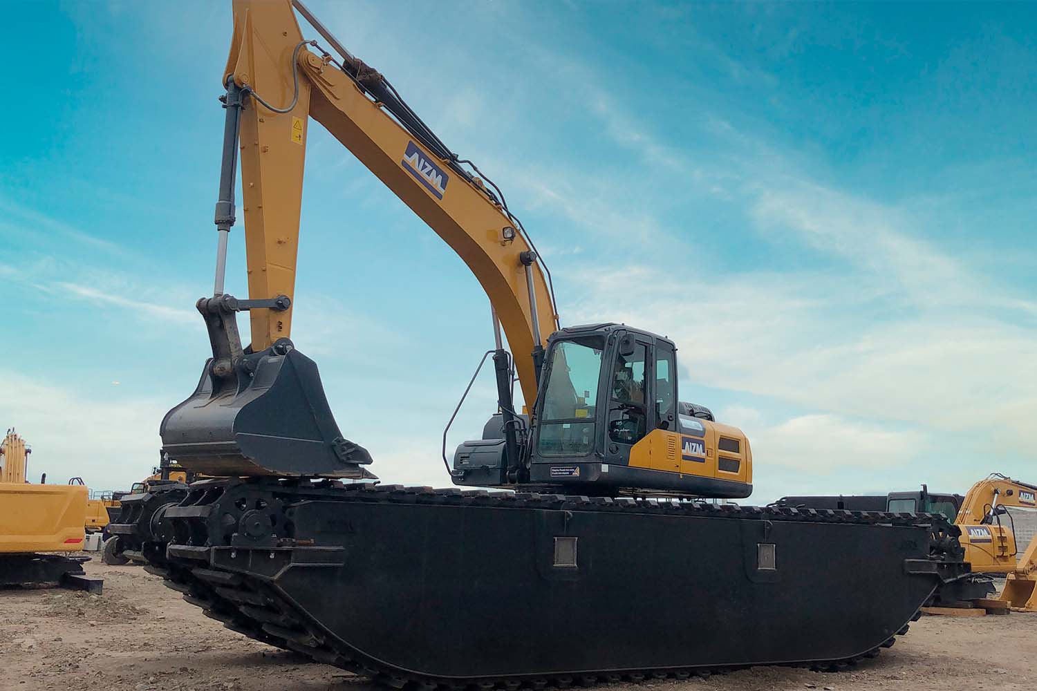 Escavadeira Anfibia remotamente controlado AIZM MACHINES