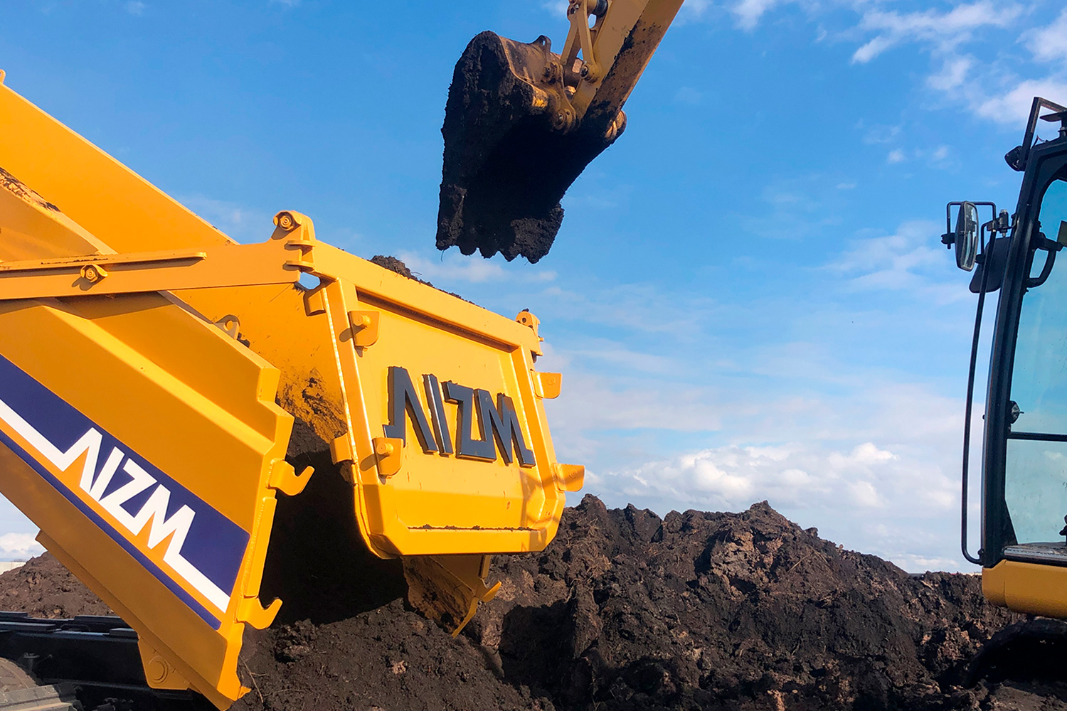 Escavadeira Anfibia remotamente controlado AIZM MACHINES