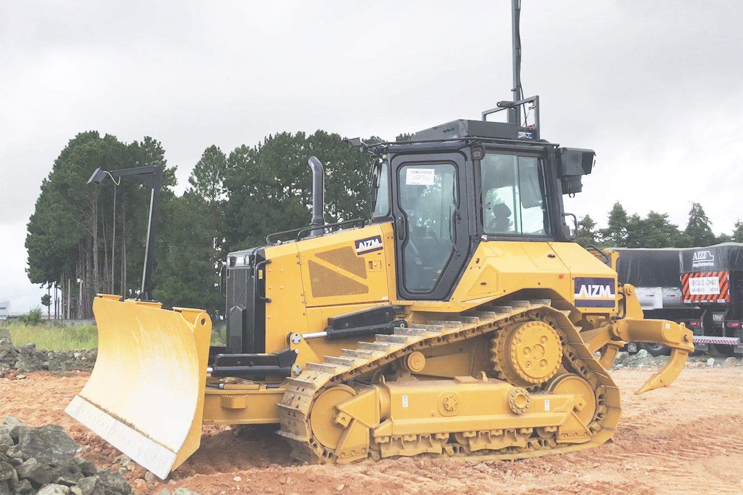 trator D5 remotamente controlado AIZM